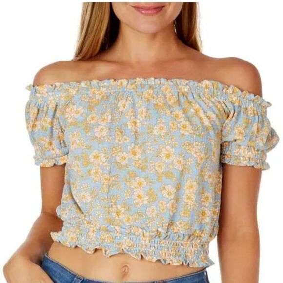 Jolie and Joy Ruffle Sleeve Elastic Bottom Crop Top - Picture 4 of 5